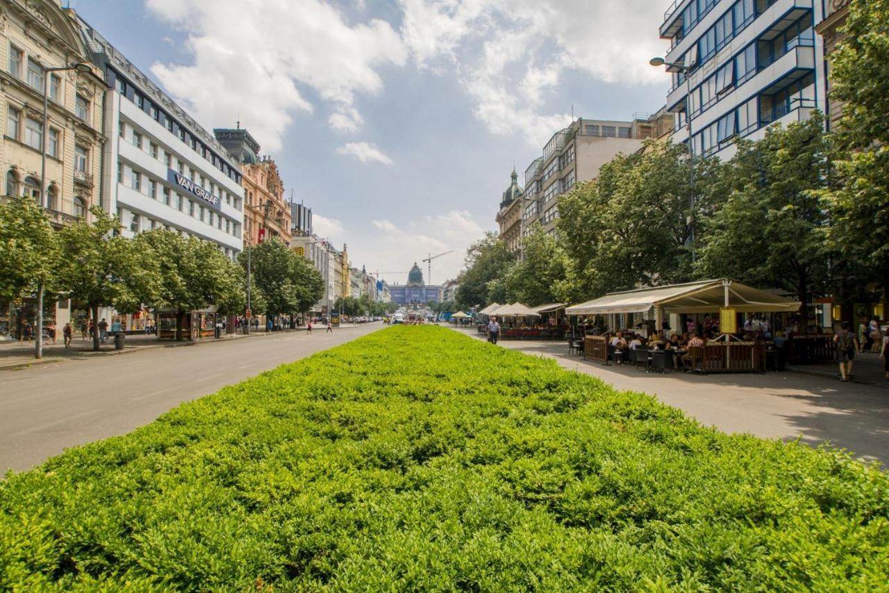 Luxury Apartment In The Centre Praha Bagian luar foto