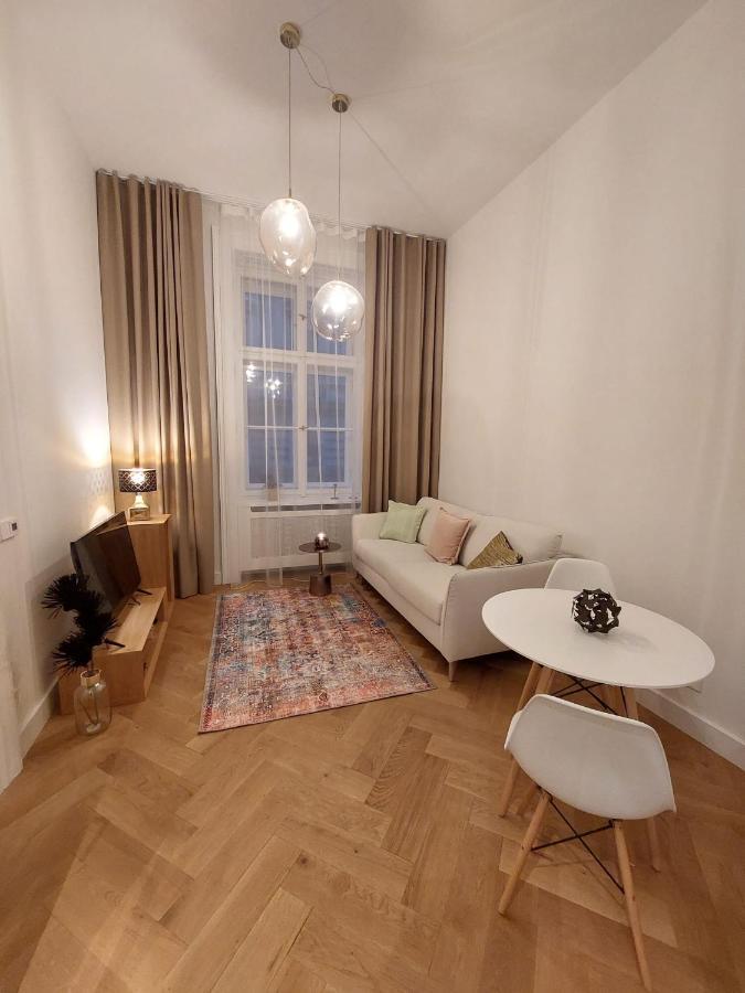 Luxury Apartment In The Centre Praha Bagian luar foto