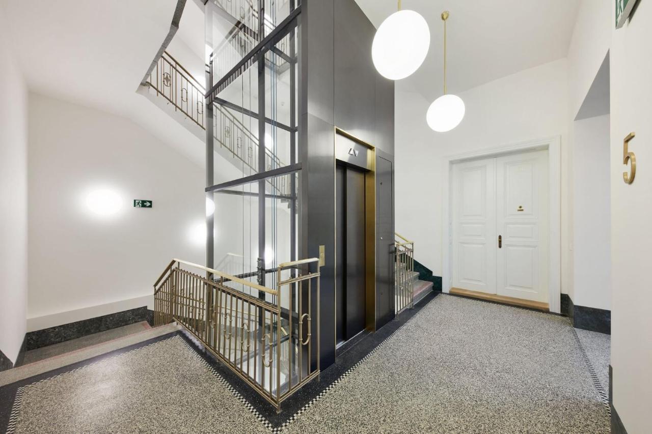 Luxury Apartment In The Centre Praha Bagian luar foto